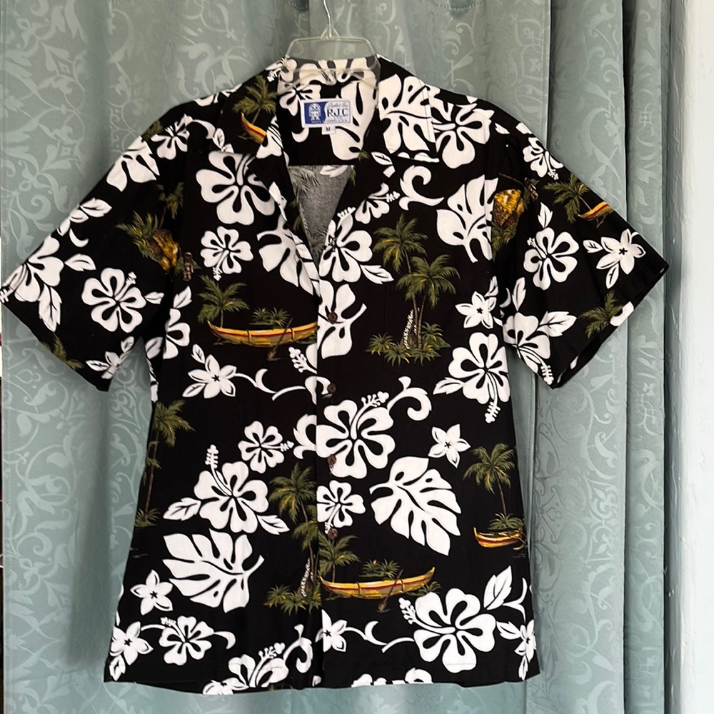 Aloha shirt black/white outrigger canoes and palm trees